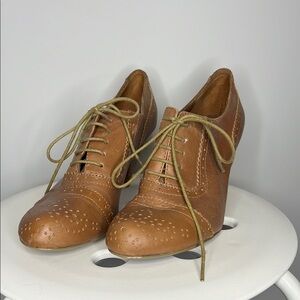 Steve Madden heel Oxford shoe docile